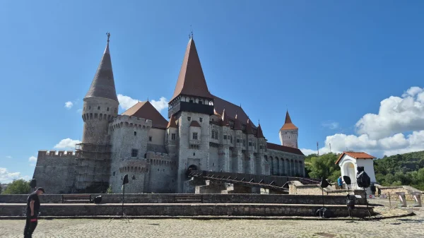 GITS și Codul Corbului: când istoria întâlnește tehnologia viitorului